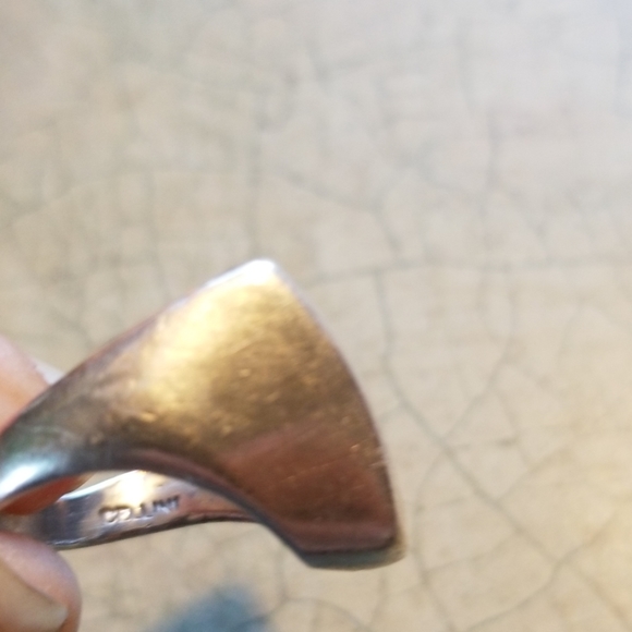 925 CELLINI THICK V SHAPED RING - Picture 4 of 4